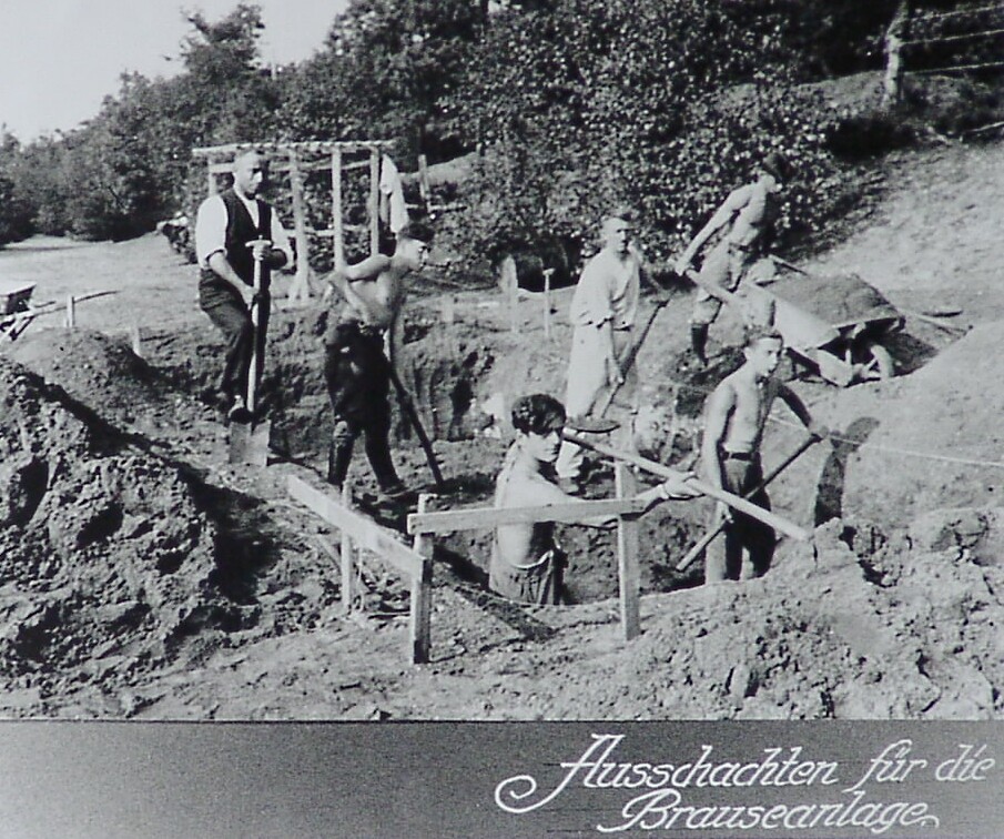 Historische Aufnahme von Bauarbeiten an den Sanitäreinrichtungen des 1934 eingeweihten jüdischen Ferienheims "Haus Berta" des Reichsbunds jüdischer Frontsoldaten bei Schermbeck.