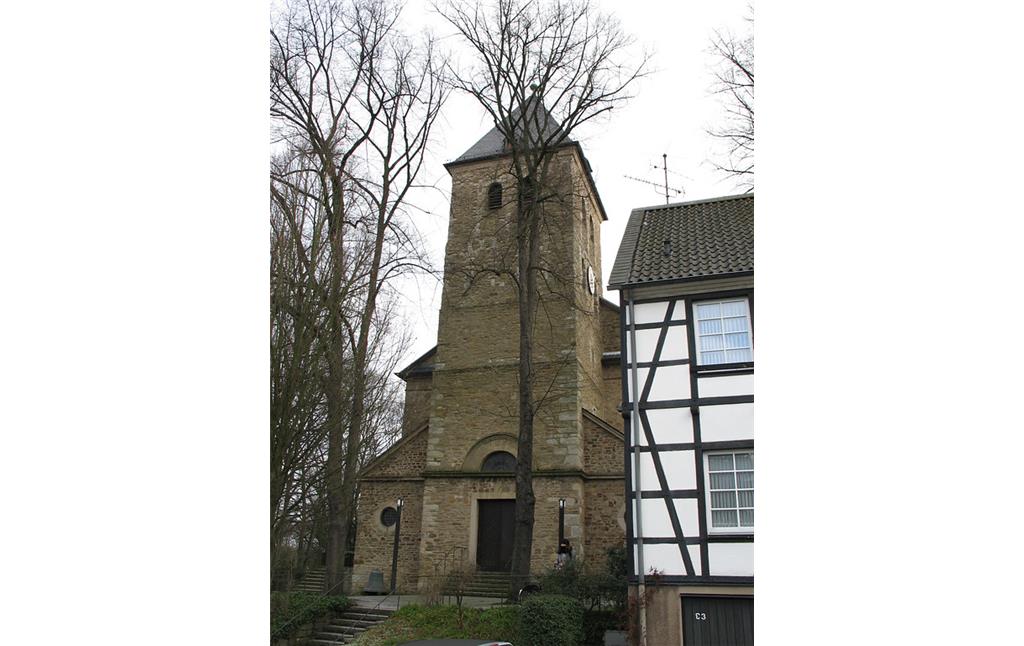 Der Turm der Stiftskirche St. Lambertus in Essen-Rellinghausen (2011).
