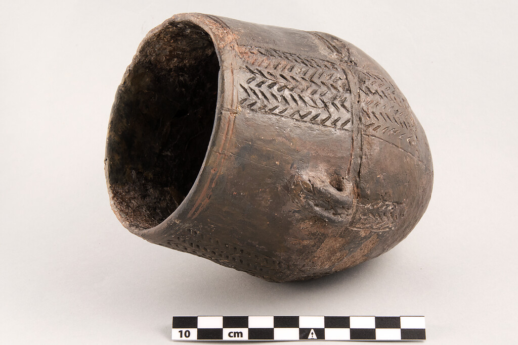 Keramikgefäß aus der Grabkammer des Großsteingrabs Denghoog auf Sylt