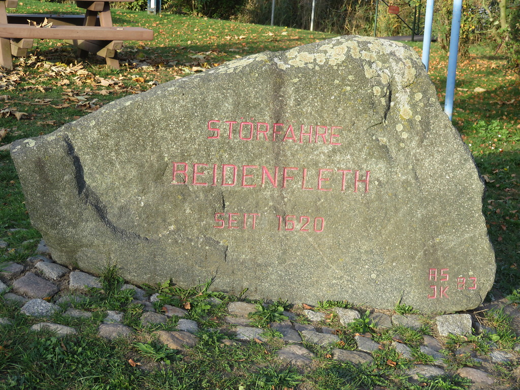 Gedenkstein an der Störfähre in Beidenfleth (2018)