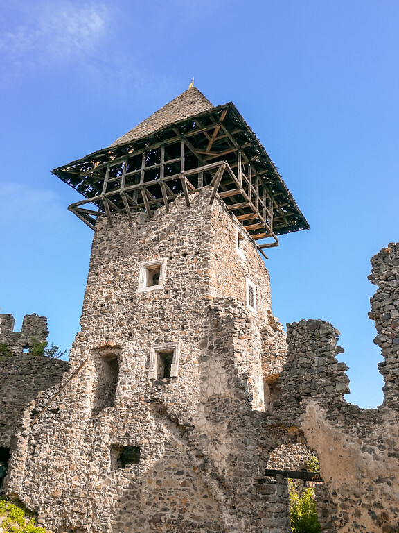 Nevytske Castle: Donjon tower (2018)