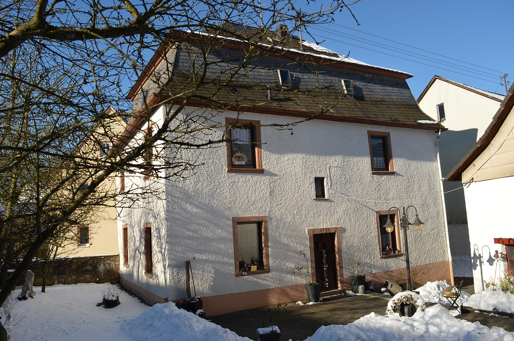 Rückansicht des alten evangelischen Pfarrhauses Seibersbach (2017)