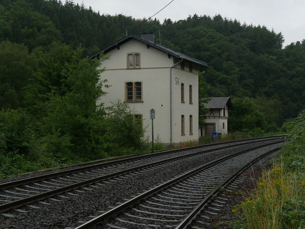 Nordansicht des Streckenwärterhauses bei Runkel-Arfurt (2017)