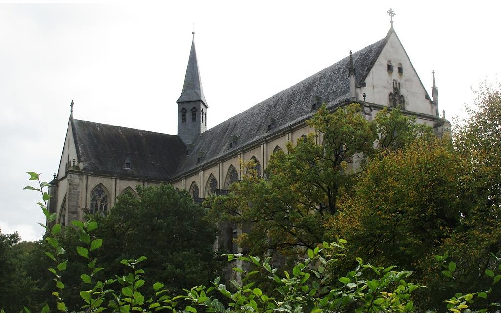 Die Klosterkirche "Altenberger Dom" der ehemaligen Zisterzienserabtei Altenberg, Ansicht von Nordwesten (2017).