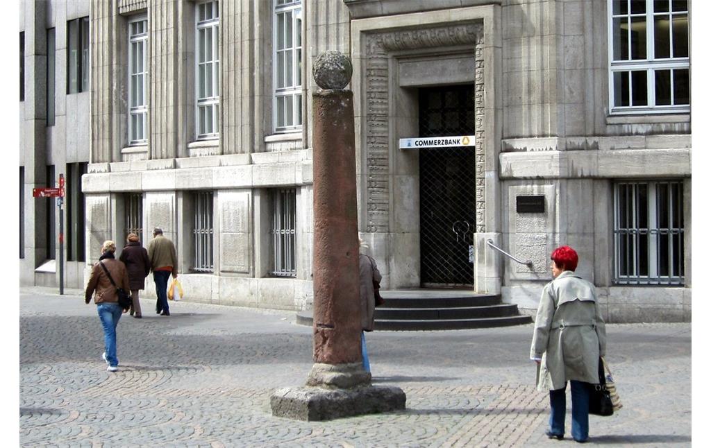 Der Bonner Pranger auf dem Münsterplatz (2012)
