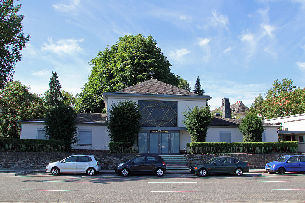 Die Synagoge in der ehemaligen Trauerhalle des Judenfriedhofs Koblenz-Rauental (2011).