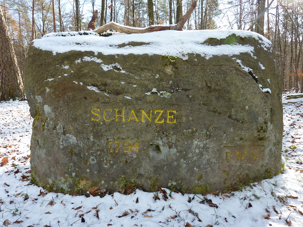 Ritterstein Nr. 81 Schanze 1794 südlich vom Johanniskreuz an der B 48  (2013)