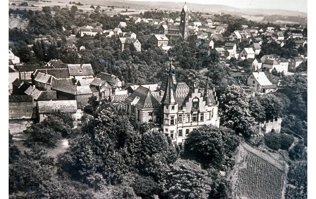 Blick auf die Ortsgemeinde Dattenberg (1950er Jahre).