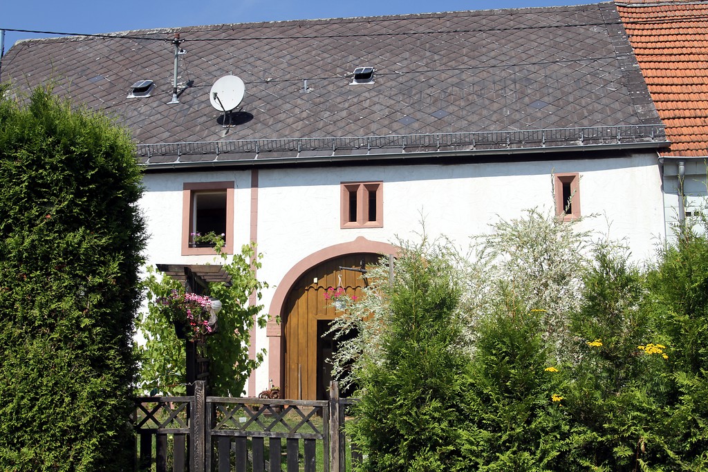 Frontansicht des alten Bauernhauses in Nonnweiler-Schwarzenbach (2016)