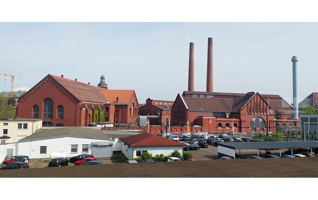 Blick auf Gebäude des Heizwerks Köln (Kraft- und Wasserwerk Zugweg) in Neustadt-Süd (2024).