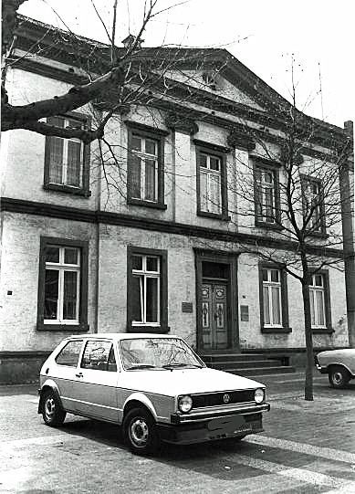 Wohnhaus aus dem 19. Jahrhundert (Stadt Essen Baudenkmal Nummer 210):  Hauptstraße 73, Essen Kettwig
