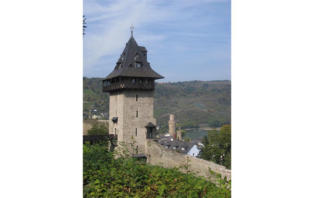 Kuhhirtenturm in Oberwesel (2016): Der Kuhhirtenturm liegt im Stadtgraben und weist als einziger Turm sechs Stockwerke auf, sodass er sich in besonderem Maße als Wachturm eignet.