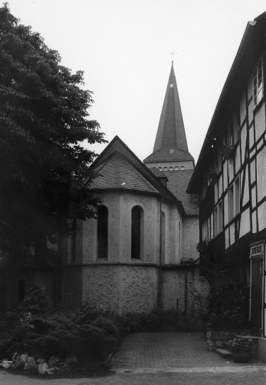 Katholische Pfarrkirche Sankt Maximinus in Düssel (1978)