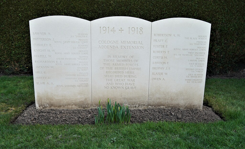 Grabmal für britische Gefallene des Ersten Weltkrieges, deren Bestattungsort unbekannt ist, auf dem Britischen Ehrenfriedhof auf dem Kölner Südfriedhof in Köln-Zollstock (2023).
