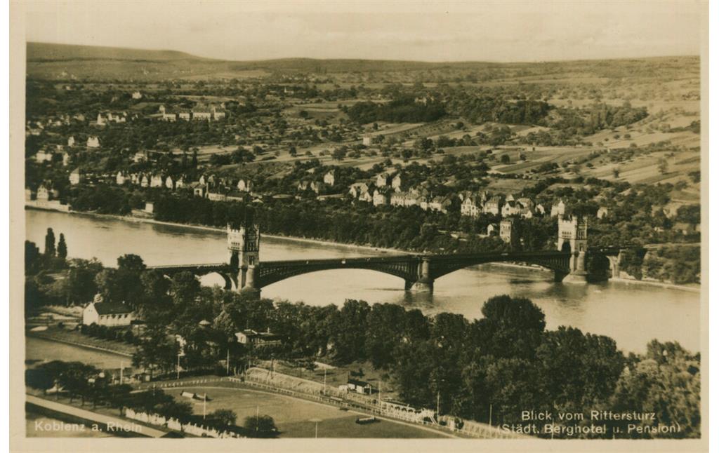 Historische Fotografie mit einem Blick vom Rittersturz auf den Rhein, die alte Rheinbrücke (1930er Jahre)
