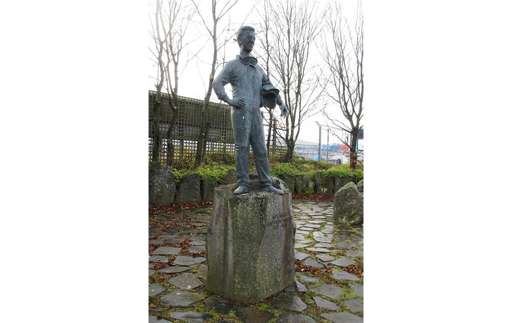 Das Denkmal für den Automobilrennfahrer Wolfgang Graf Berghe von Trips (1928-1961) am Nürburgring ehrt den bei einem Rennunfall tödlich verunglückten und bis heute populären Rennfahrer (2020).