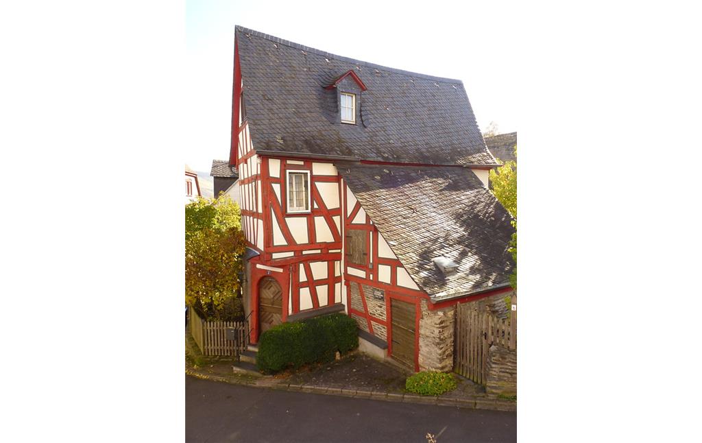 Küsterhaus am Martinsberg 3 in Oberwesel (2016): Das Haus am Martinsberg stammt aus 1625, das oxidrot des Fachwerks ist typisch für den Baustil des Mittelrheintals.