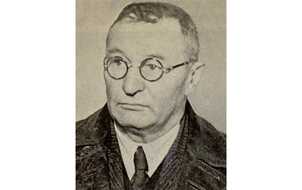 Heinrich Klein wurde als Mitglied der Porzer SPD am 24. August 1944 von der Gestapo verhaftet. Er starb vermutlich im Frühjahr 1945 im Konzentrationslager Sachsenhausen. Nach ihm ist heute eine Straße in Porz-Langel benannt.