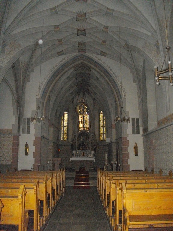 Innenraum der katholischen Allerheiligenkapelle auf dem Allerheiligenberg in Niederlahnstein (2008)