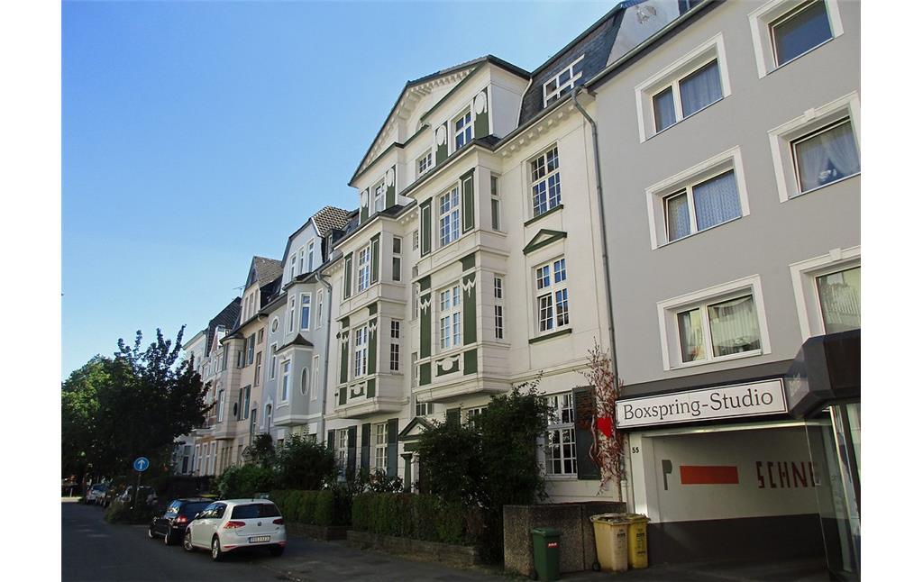 Das villenartige Wohnhaus in der Haydnstraße 49 im Bonner Musikerviertel im Stadtteil Weststadt (2016).
