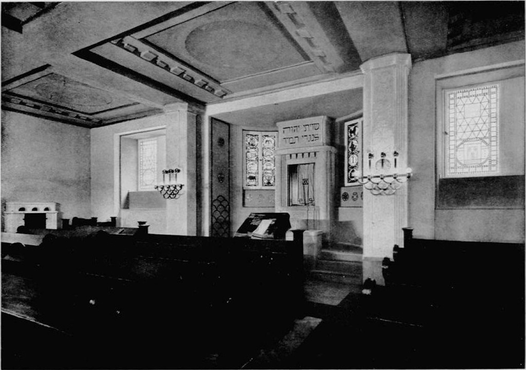 Historische Aufnahme von 1913 mit einem Blick in die "Wochentagssynagoge" der Alten Synagoge Essen kurz nach ihrer Errichtung.
