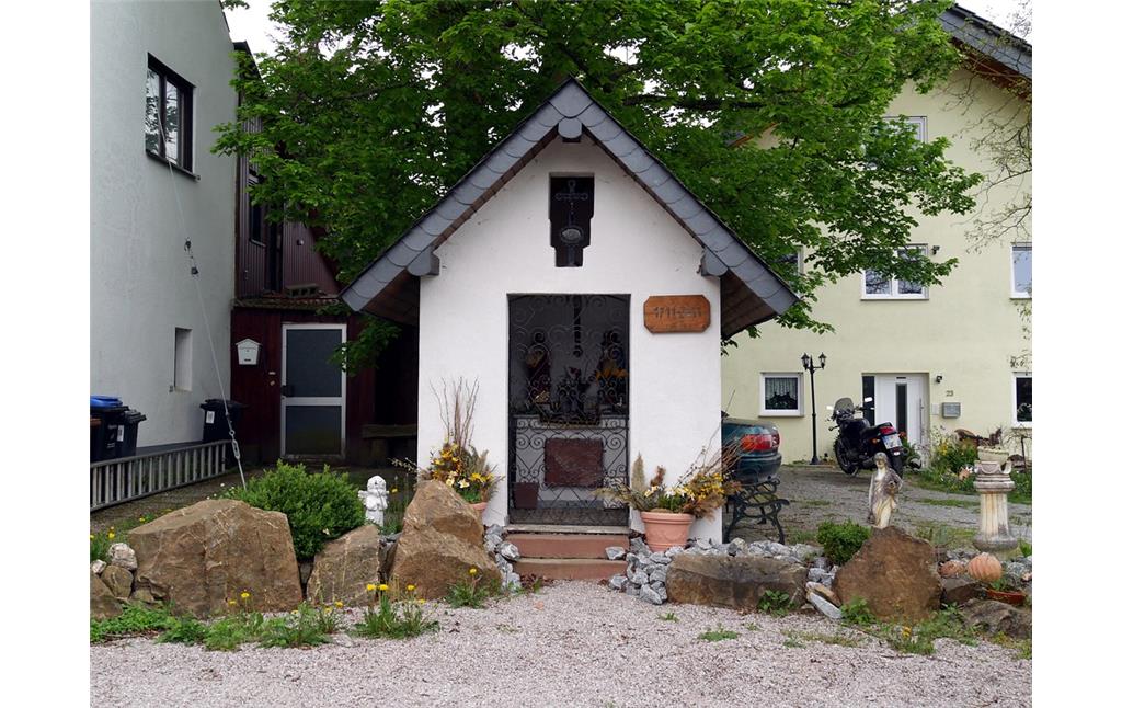 Frontansicht der Herz-Jesu-Kapelle in Dörrebach (2016).