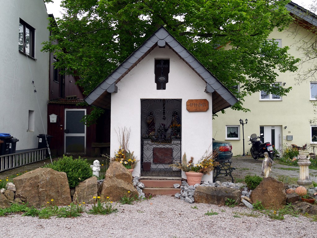 Frontansicht der Herz-Jesu-Kapelle in Dörrebach (2016).