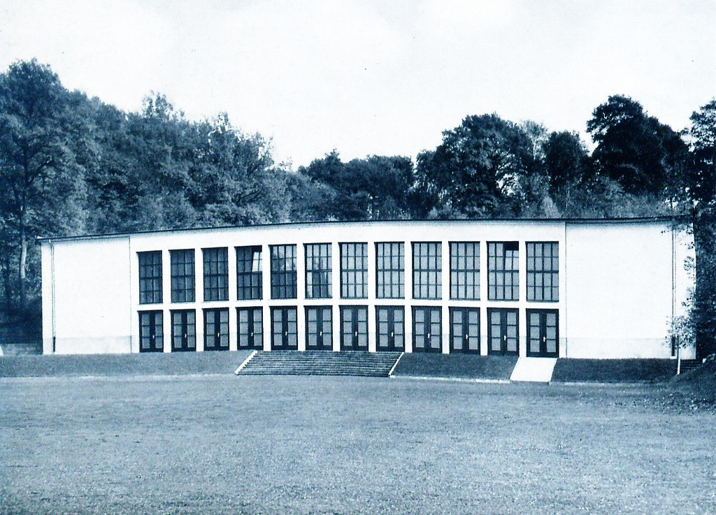 Die erste Sporthalle auf dem Sportschulgelände der Sportschule Hennef (Aufnahme zwischen 1949 und 1960).