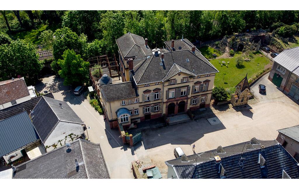 Luftbild der Villa Puricelli-Plettenberg in der Großen Straße 16 in Bretzenheim (2022)