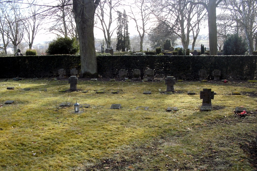 Kriegsgräberfeld auf dem Friedhof am Katzenberger Weg in Mayen (2013).