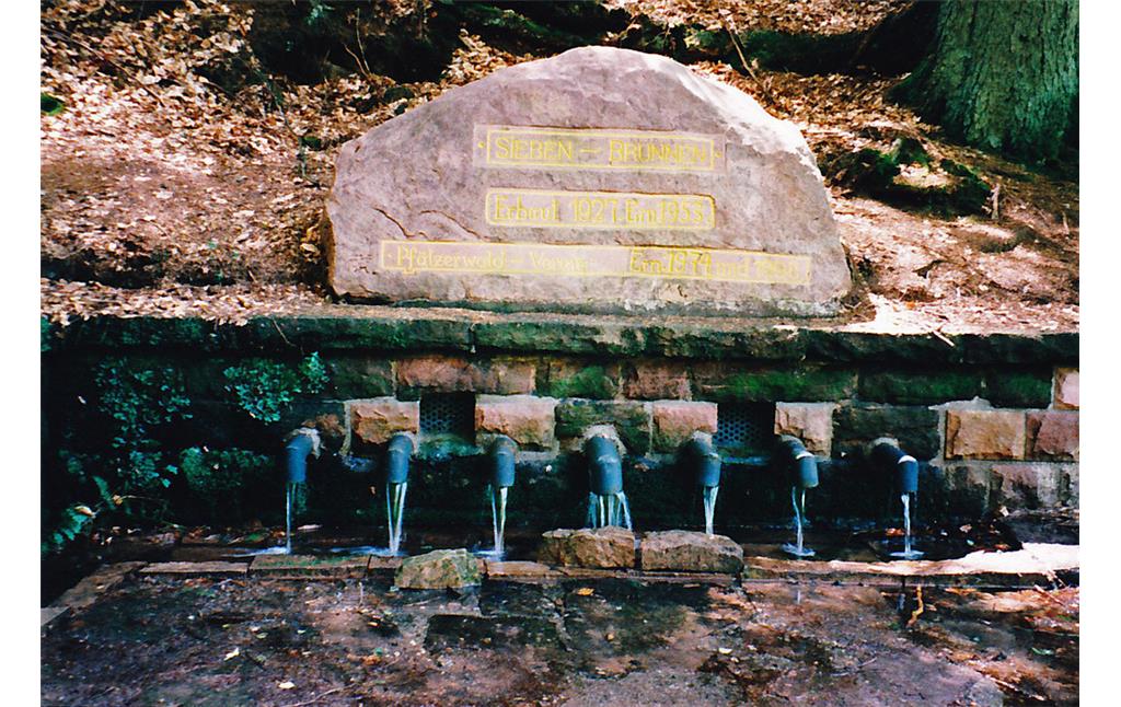 Ritterstein Nr. 188 Siebenbrunnen Erbaut 1927 nordöstlich von Fischbach (1999)