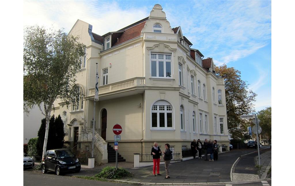 Die Villa Willy-Brandt-Allee 12 in Bonn (2014). In dem Haus war zeitweise die Botschaft von El Salvador untergebracht.