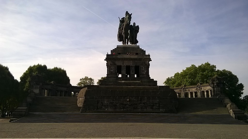 Das Kaiser-Wilhelm-Denkmal am Deutschen Eck in Koblenz (2014).
