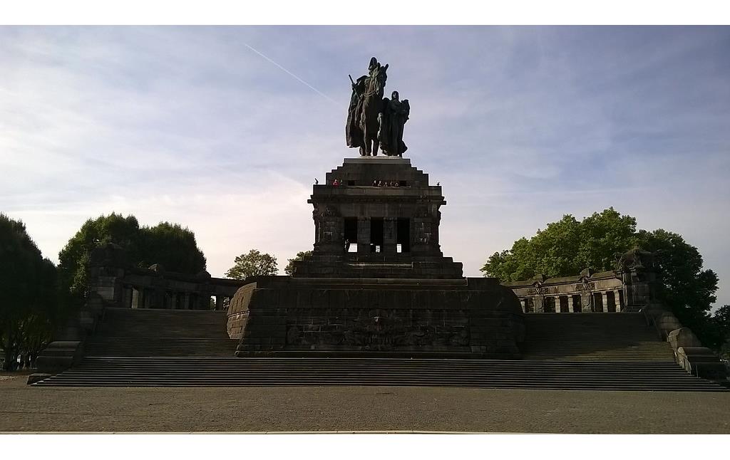 Das Kaiser-Wilhelm-Denkmal am Deutschen Eck in Koblenz (2014).