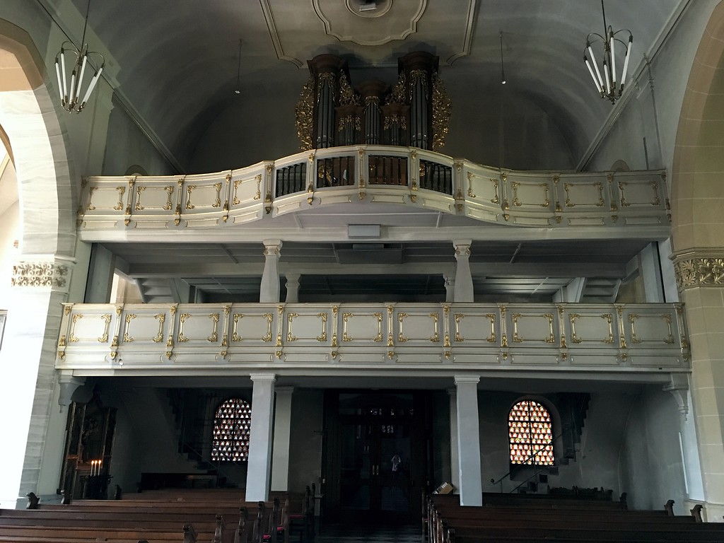 Orgelempore in der katholischen Pfarrkirche St. Martin in Oberlahnstein (2016)