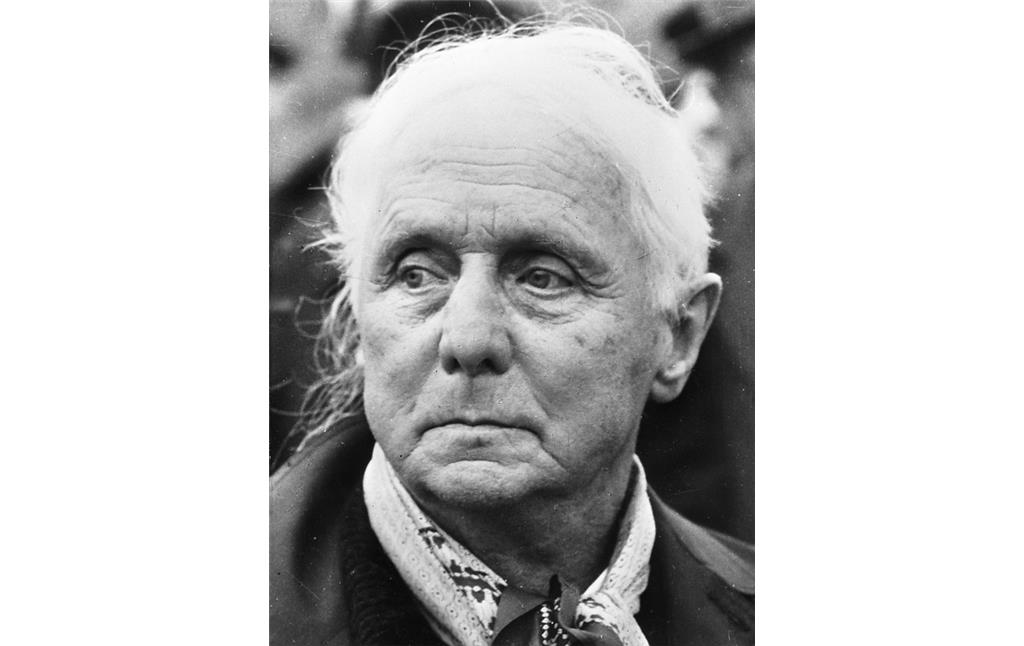 Porträtfoto des Brühl geborenen Malers, Bildhauers, Zeichners und Dichters Max Ernst (1891-1976, Aufnahme von 1976).