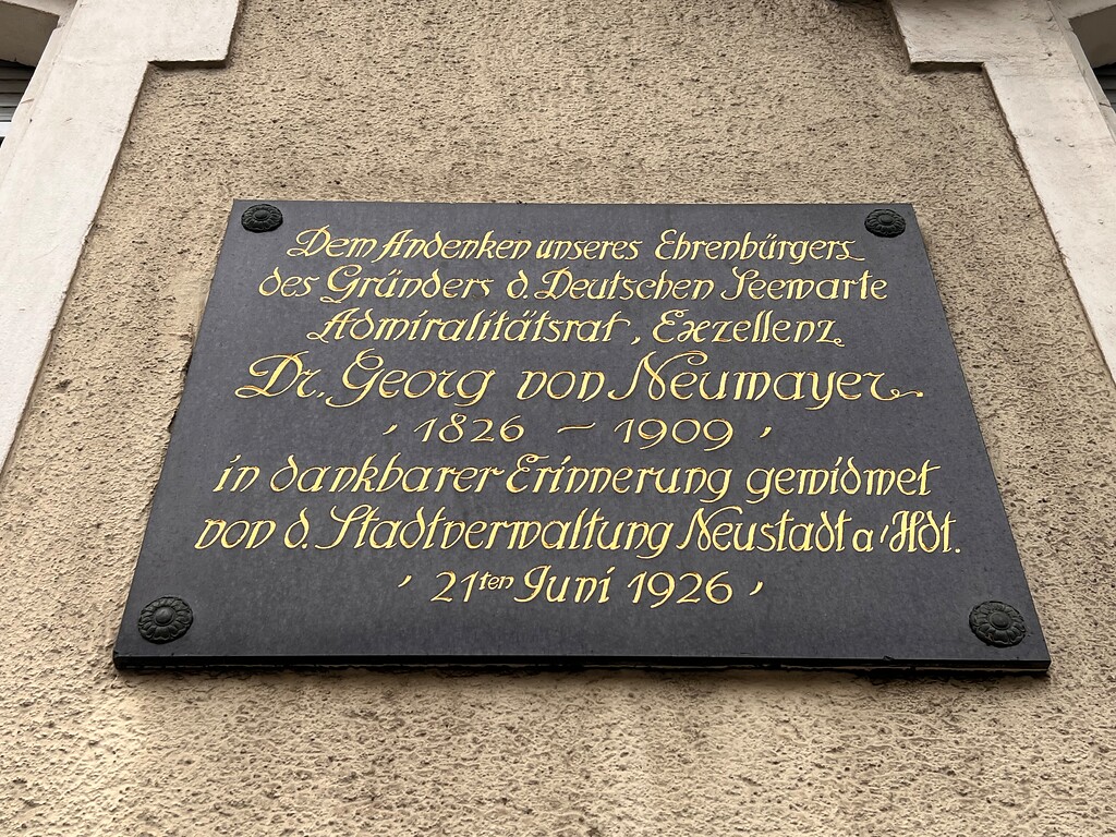 Gedenktafel am Wohnhaus Georg von Neumayer in Neustadt an der Weinstraße