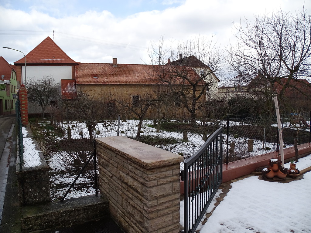 Rückansicht der barocken Hofanlage in Alsterweiler (2018)
