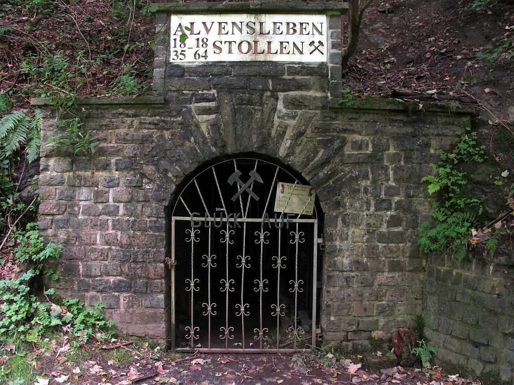 Alvensleben-Stollen bei Burglahr, Blick auf den Eingang des Besucherstollens (2014).