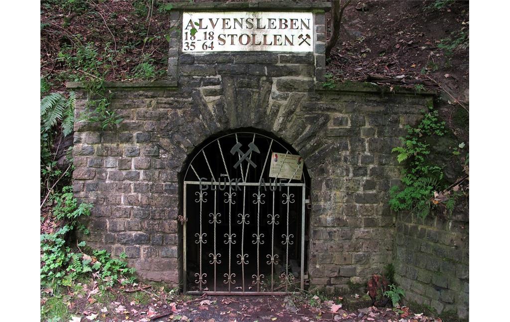 Alvensleben-Stollen bei Burglahr, Blick auf den Eingang des Besucherstollens (2014).
