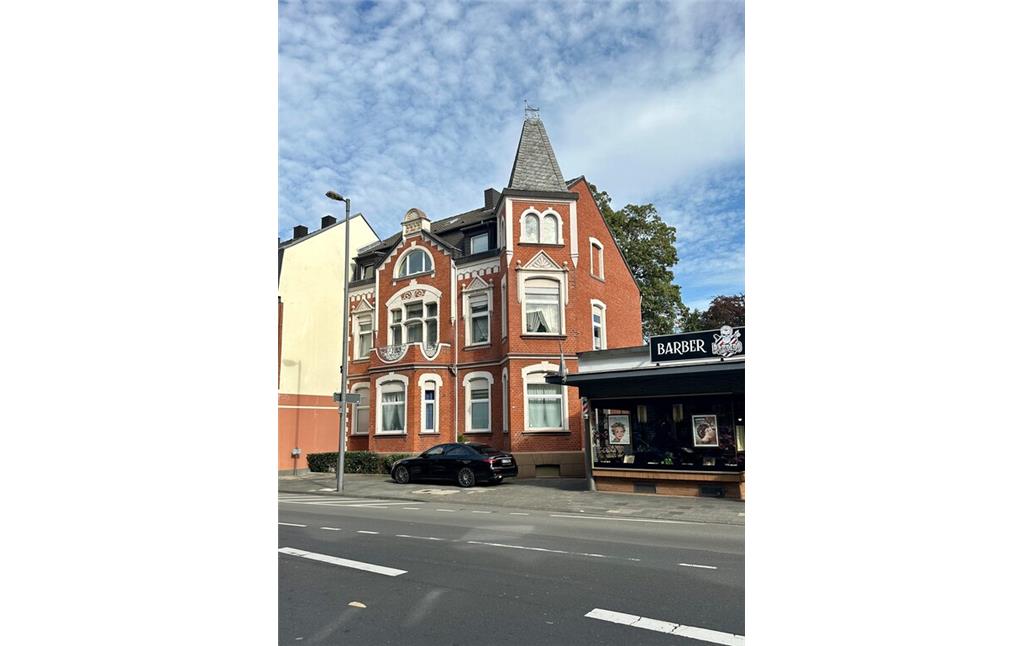 Das Haus Hauptstraße Nr. 394 wurde im Jahr 1906 von Albin Schmid errichtet (2023).