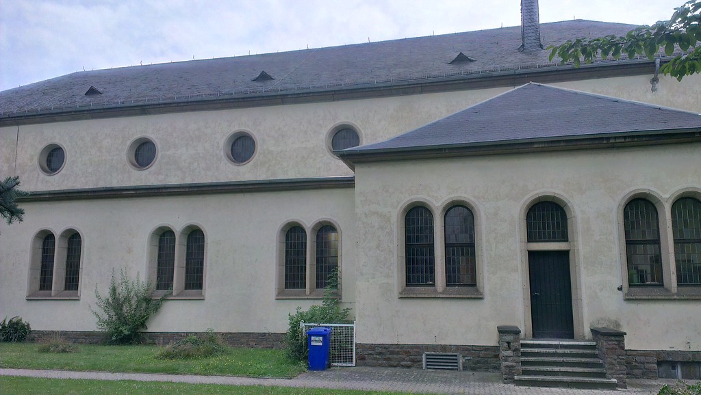 Teilansicht der Pfarr- und Wallfahrtskirche Maria-Hilf in Koblenz-Lützel (2014)