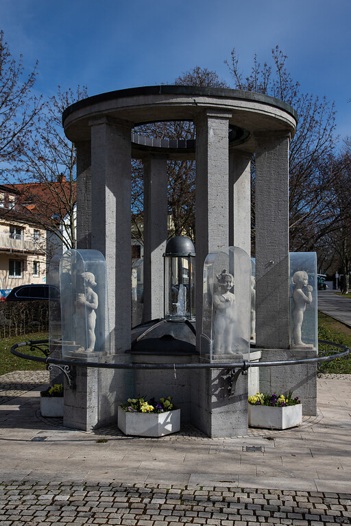 Brunnen am Römermosaik in Bad Vilbel (2021)