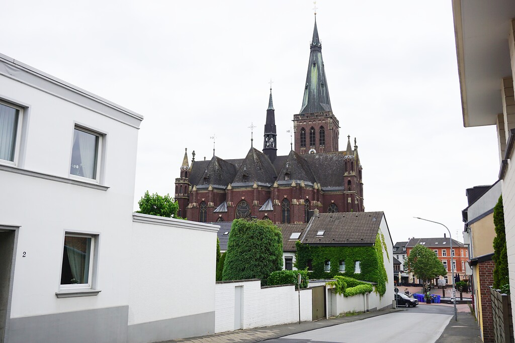 Viersen-Dülken, historischer Ortskern (2021), St. Cornelius von Osten