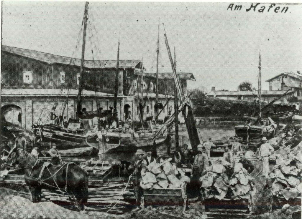 Breitenburger Schiffahrtskanal - Südlicher Fabrikhafen der Breitenburger-Portland-Cement-Fabrik, Tonumschlag (ca. 1900)