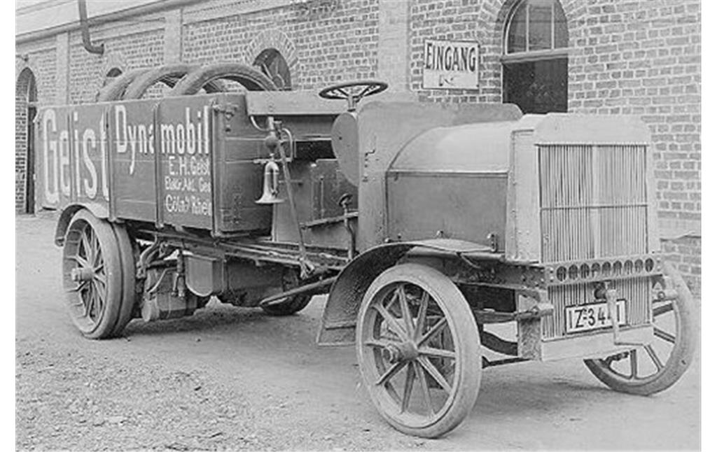 Ein Nutzfahrzeug "Dynamobil Typ I" der "Ernst Heinrich Geist Elektrizitäts-Aktien-Gesellschaft" in Köln-Zollstock aus dem Jahr 1905.
