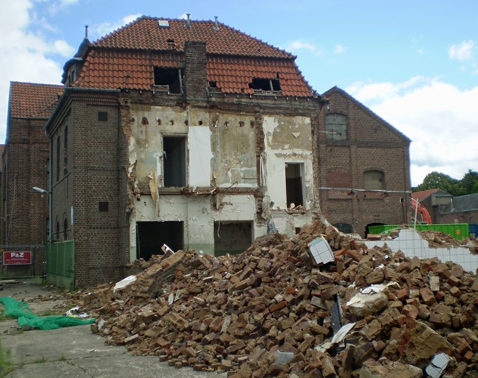 Kleutgen und Meier Bonn, abgerissener Gebäudeteil (2012)