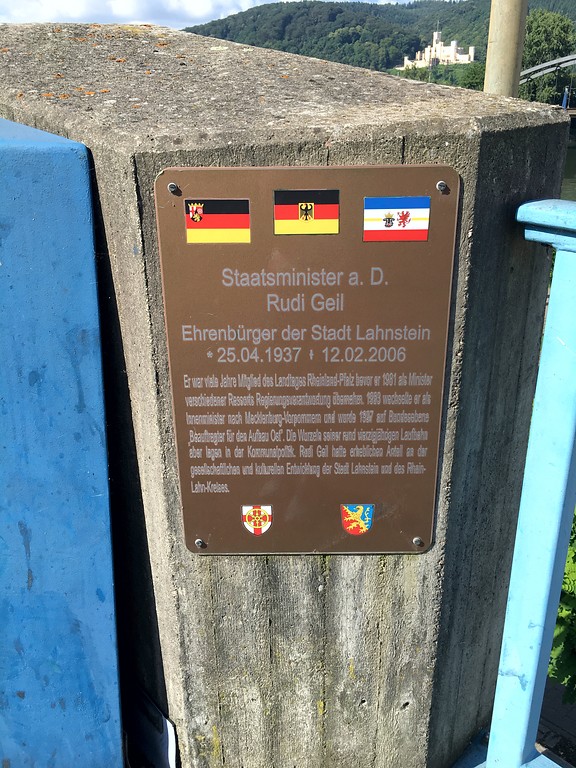 Inschrift an der Rudi-Geil- Brücke in Lahnstein (2016)