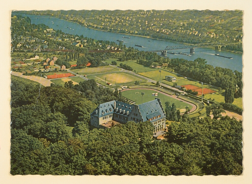 Historisches Luftbild (coloriert) des Berghotels Rittersturz (1960er Jahre)