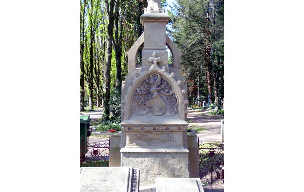Das Familienwappen an der Grabstätte der Familie von Wittgenstein auf dem Melatenfriedhof in Köln-Lindenthal (2020).